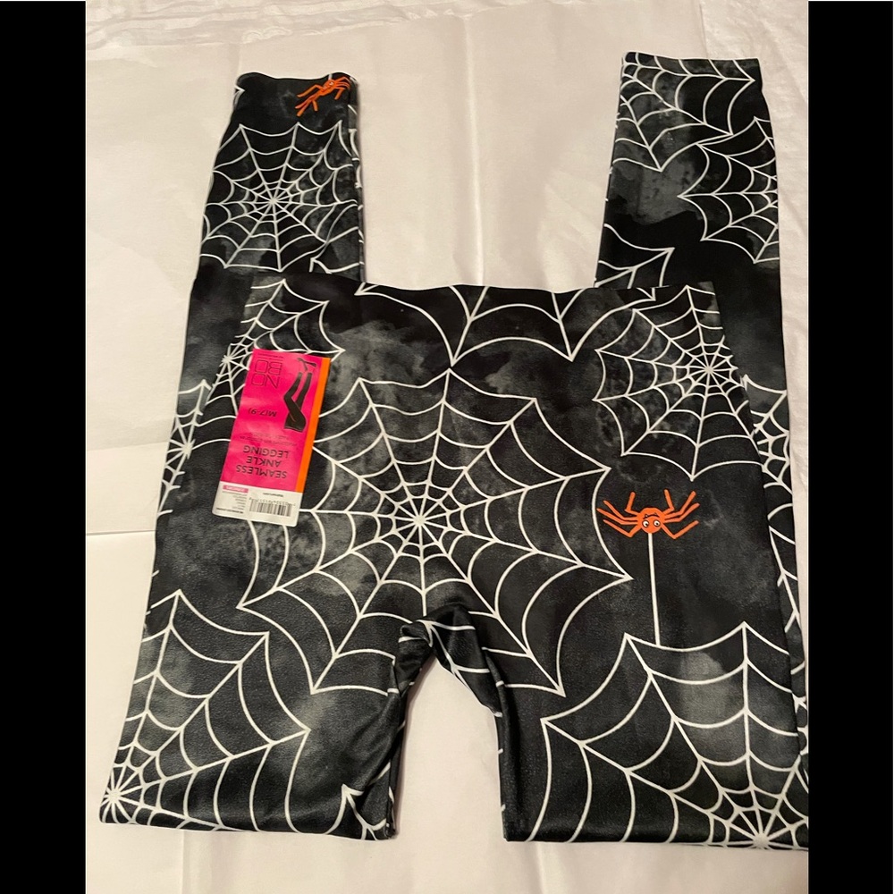 NWT Spider And Web Junior Leggings Size 7/9 Medium